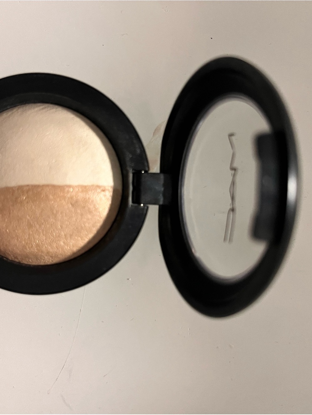 MAC Cosmetics Duo Eyeshadow in Champagne and Warm Bronze - Picture 2 of 3